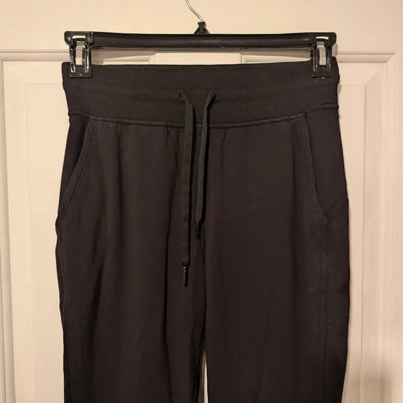 Women's Lululemon Joggers Pants Size 4 - Picture 3 of 8